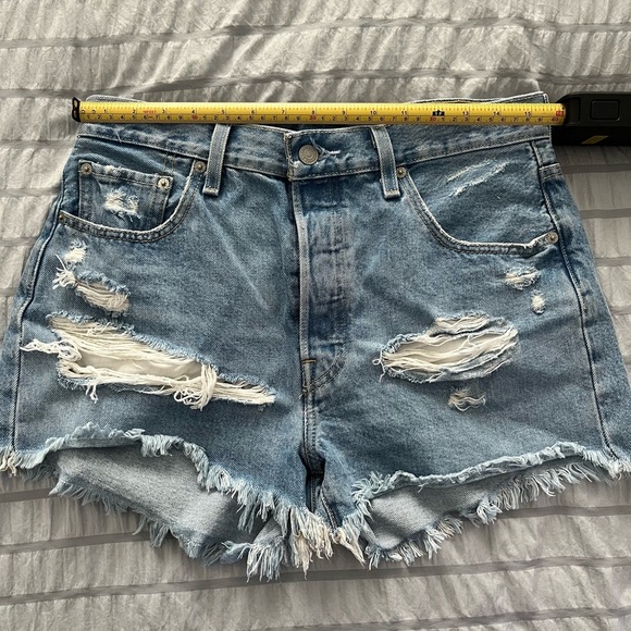 Levi Jean shorts - Picture 7 of 10